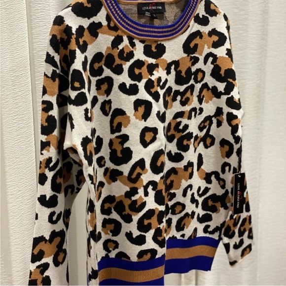 Love at First Find Leopard Sweater NWT - Picture 3 of 9